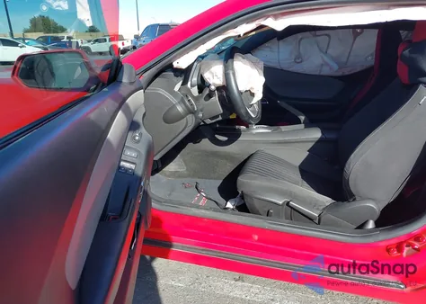 2014 Chevrolet Camaro 2Ls z USA, uszkodzony, nr VIN 2G1FA1E36E9277337